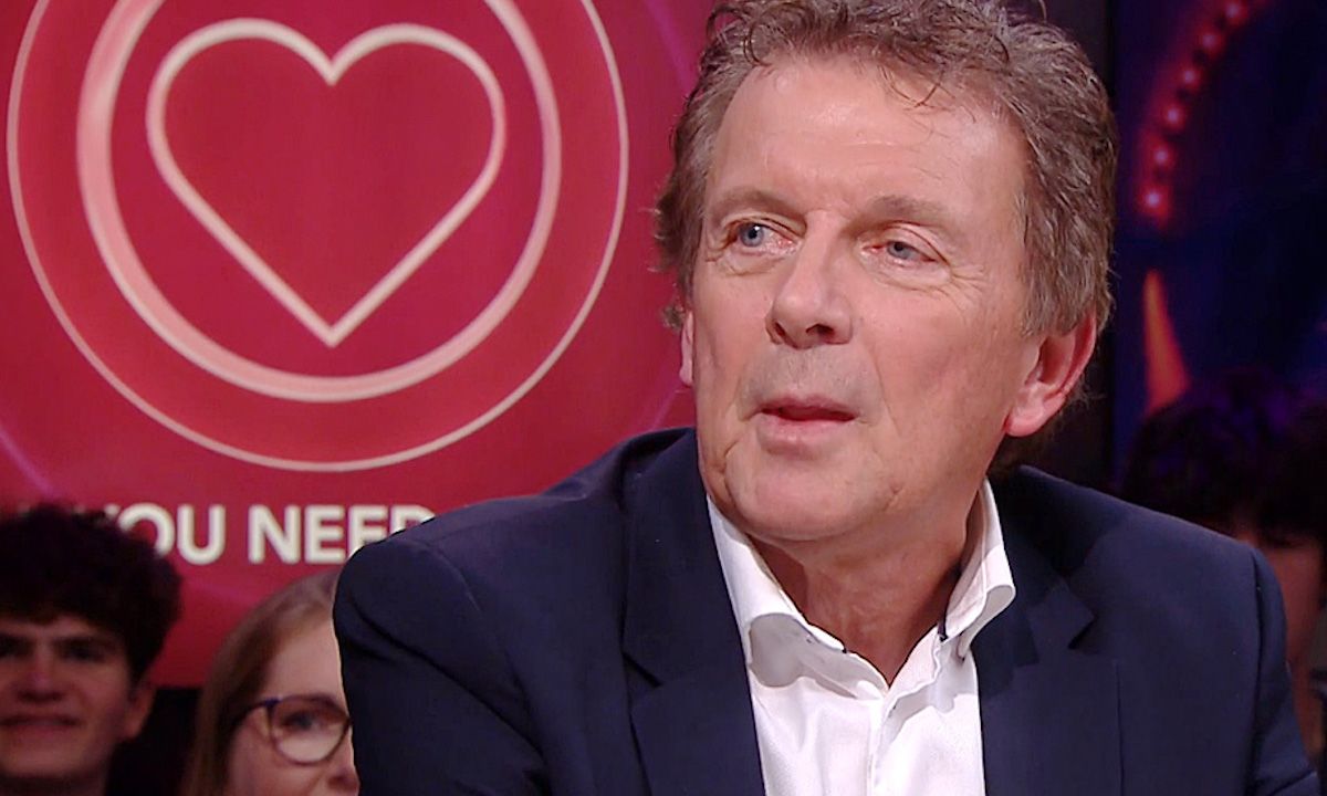 Robert ten Brink trekt stekker uit All You Need Is Love Kerstspecialonderdeel Robert ten Brink trekt stekker uit All You Need Is Love Kerstspecialonderdeel