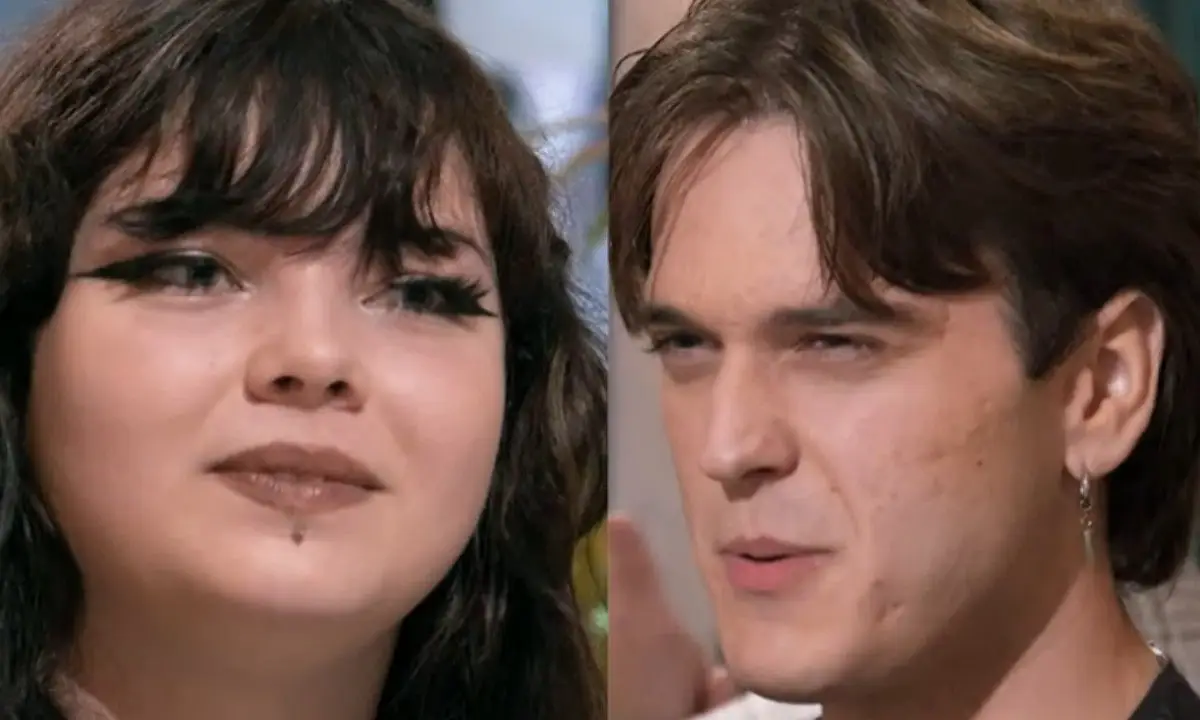 Gretige meid in First Dates wil de aambei van haar date zien: 'Buk ...