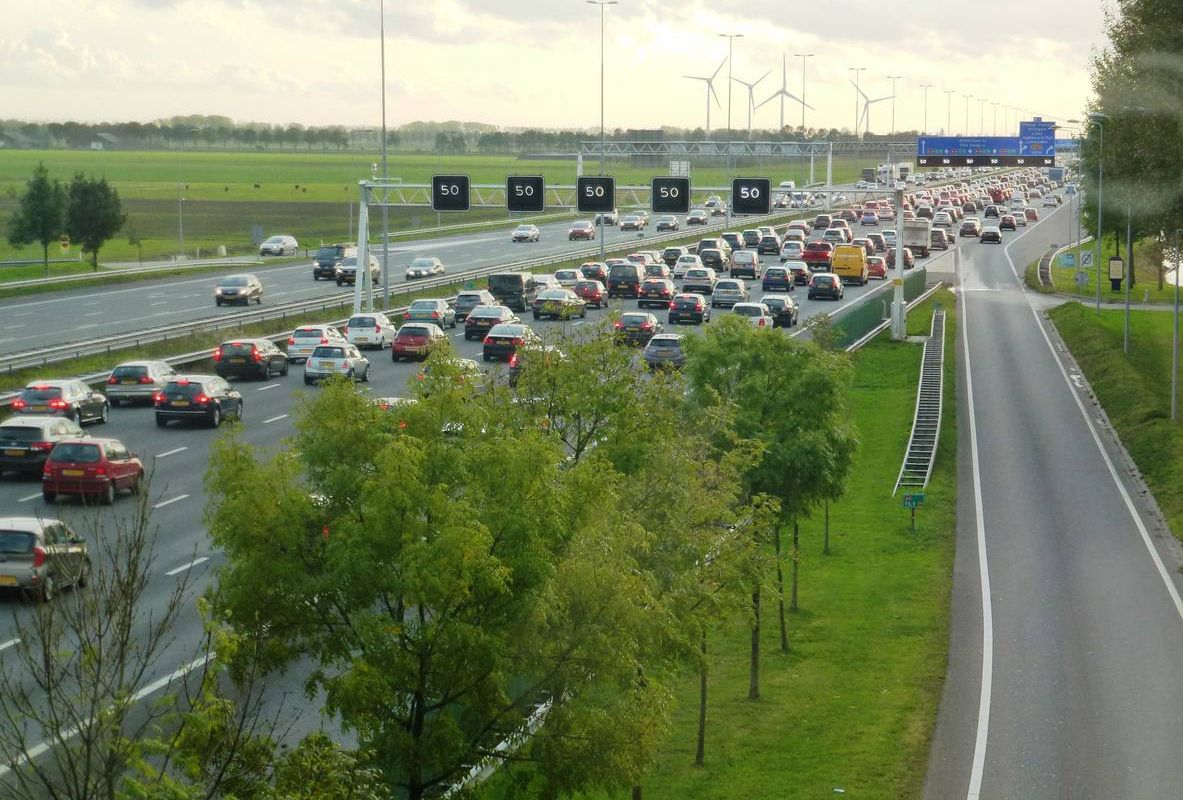 Extra drukke spits verwacht door vakantieverkeer en wegwerkzaamheden