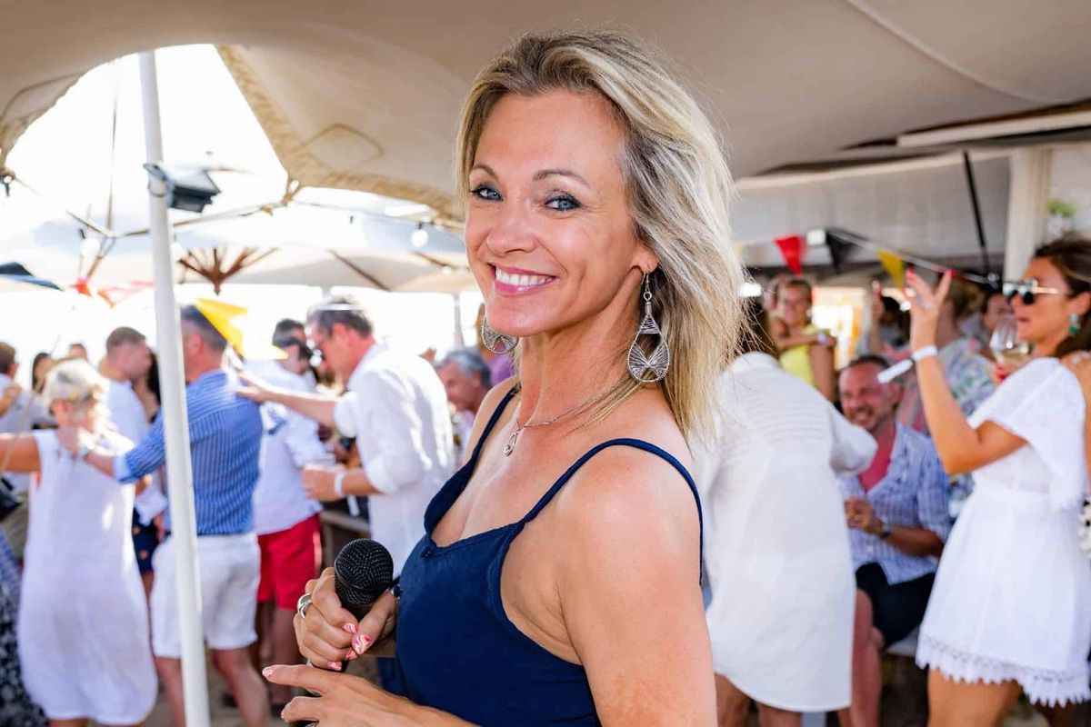 Laura Lynn laat zich van haar meest stoute kant zien en moet wat kwijt