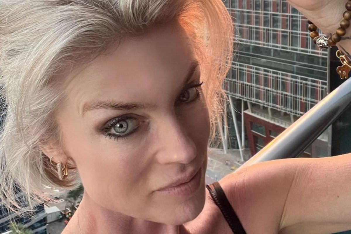 Joyce De Troch stelt haar twee knappe dochters voor iedereen moet