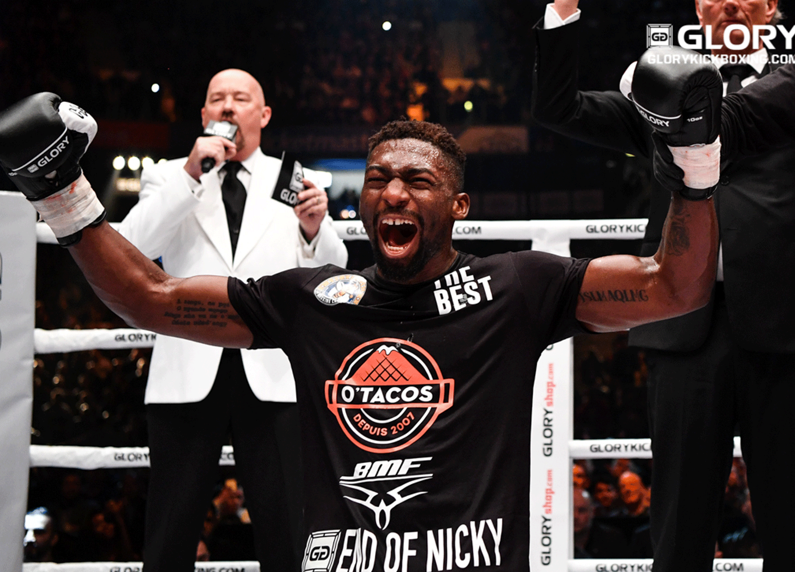 ExGlory kampioen Doumbe naar UFC? 'Debuut in Parijs'