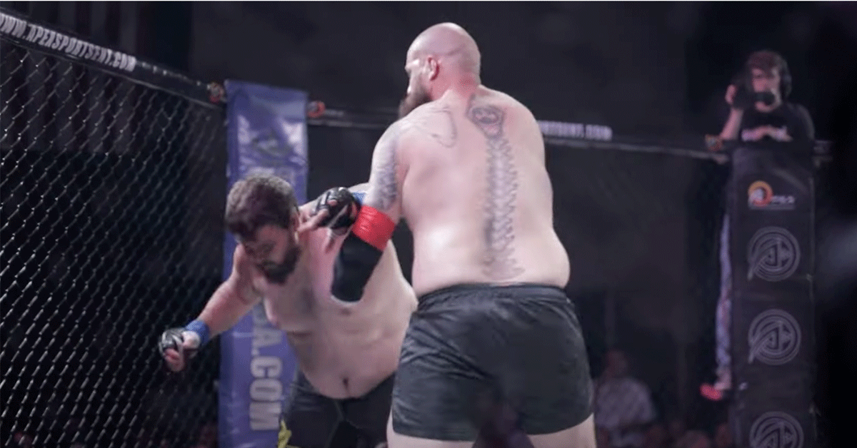 Joshua Rector Nebraska ZIEN! Ex-militair met 1 arm sloopt MMA-vechter! 'Nooit opgeven'