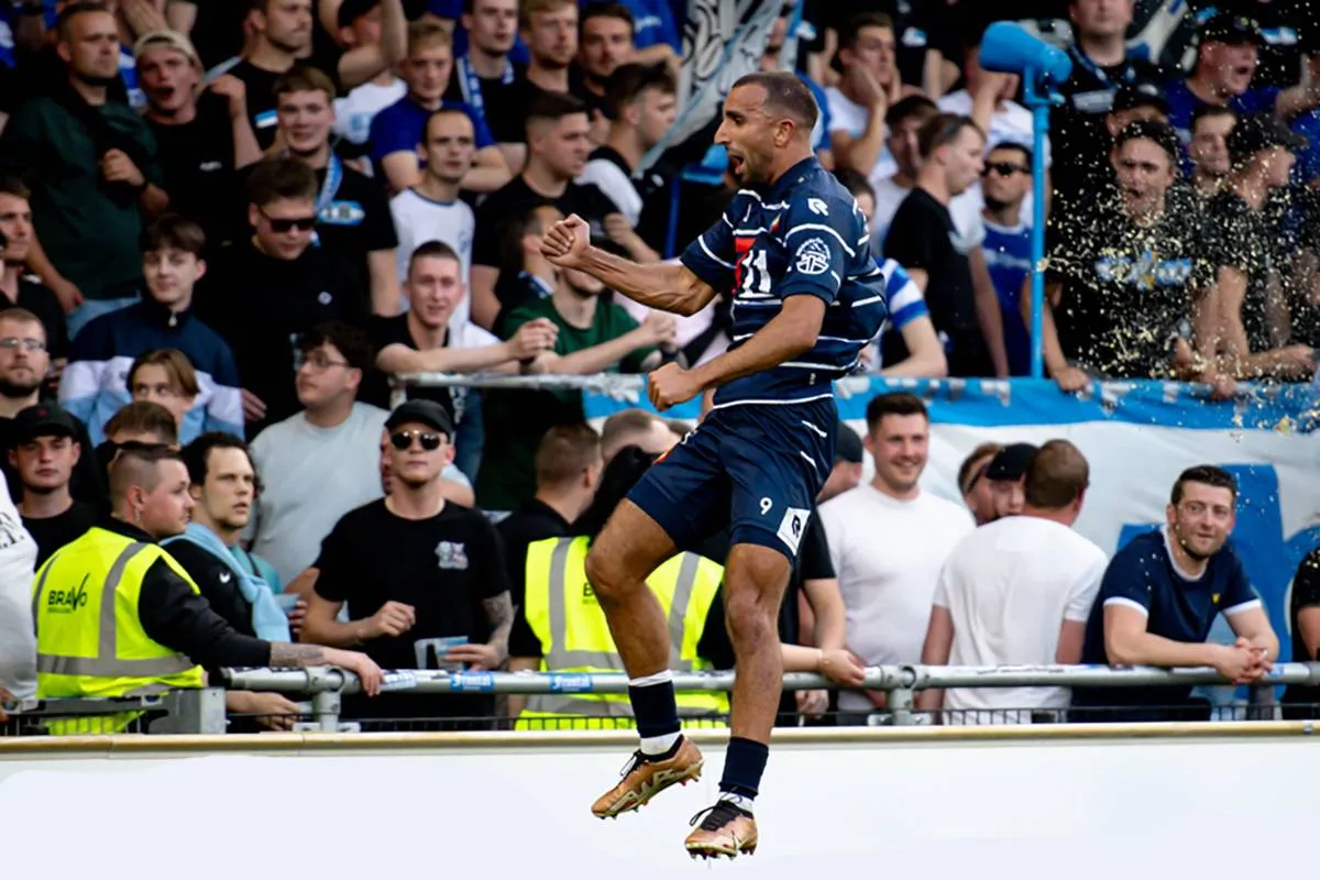 Promotiedroom leeft in Velsen: Telstar naar halve finales play-offs  na gestaakte wedstrijd in Den Haag