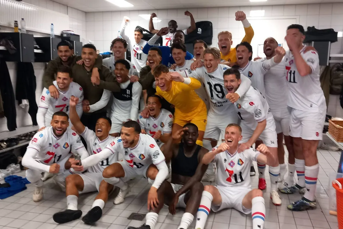 Feest in IJmuiden: Telstar verzekert zich van laatste play-offplek