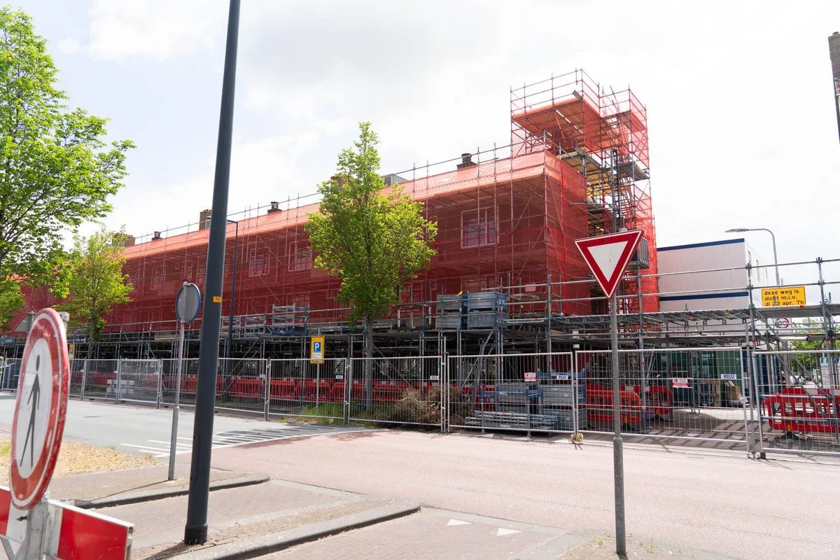 Portiekflats Lange Nieuwstraat IJmuiden krijgen duurzame metamorfose