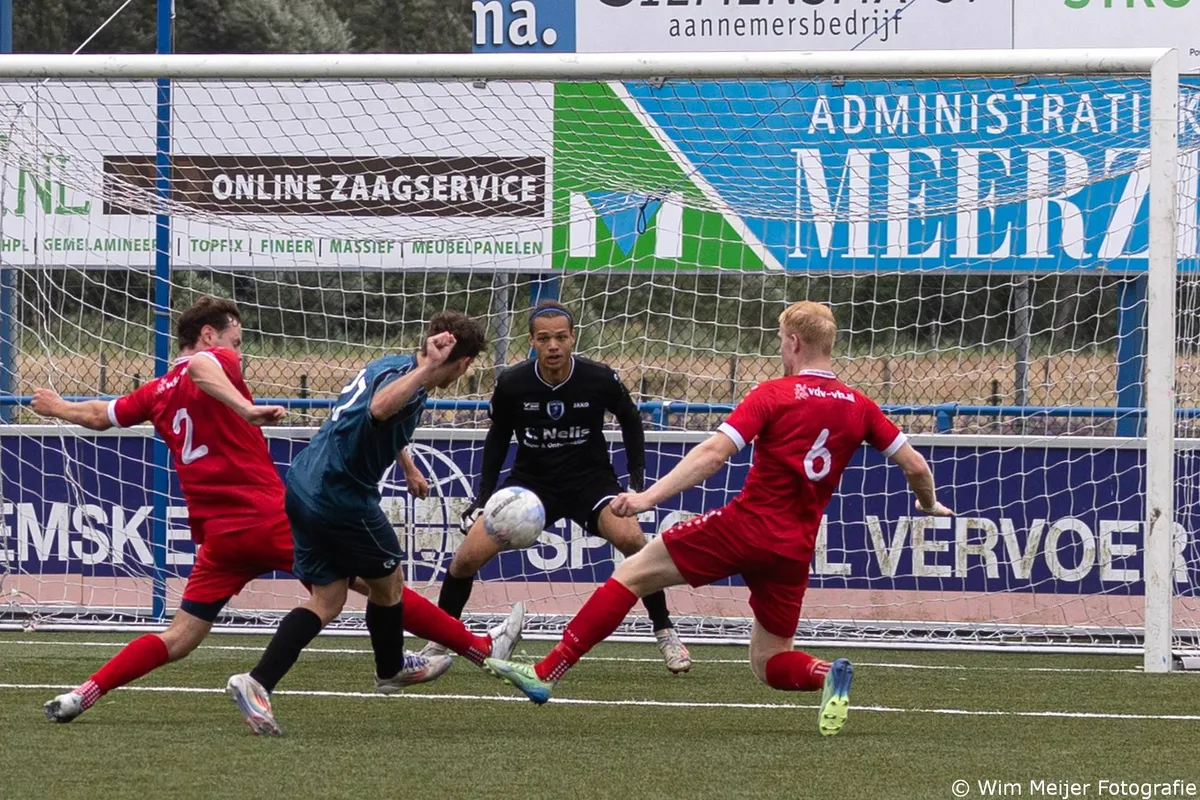 Telstar opent oefencampagne met ruime zege op ADO'20, Danny Bakker beoogd nieuwe aanvoerder