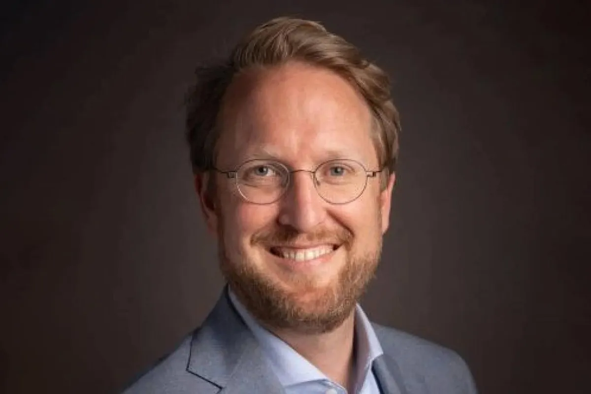 Wethouder Sebastian Dinjens stopt in Velsen