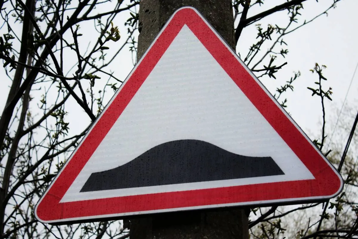 Verkeershinder door aanleg verkeersdrempels Hoflaan Velsen-Noord