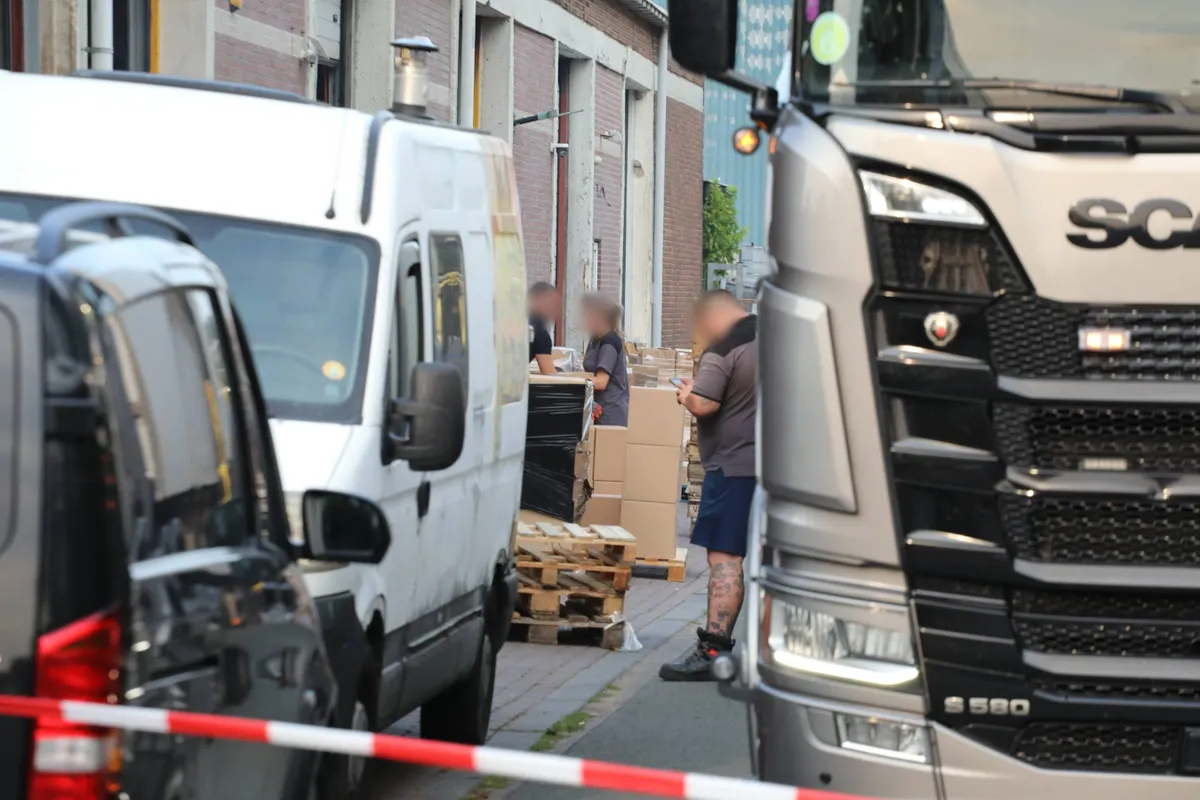 FIOD verricht inval in bedrijfspand IJmuiden