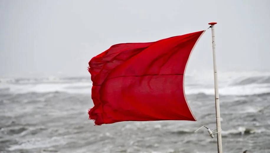 Donderdagavond kans op storm, zeer zware windstoten en regen
