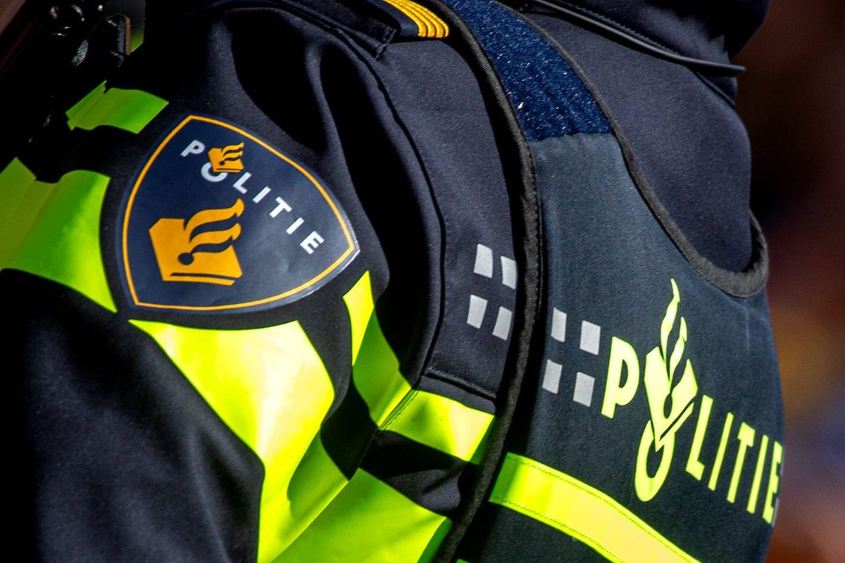 Politie houdt man (39) aan na bedreiging met mogelijk vuurwapen in Velsen-Noord