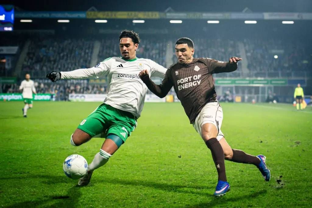 Telstar onderuit in jubileumwedstrijd PEC Zwolle: 4-1