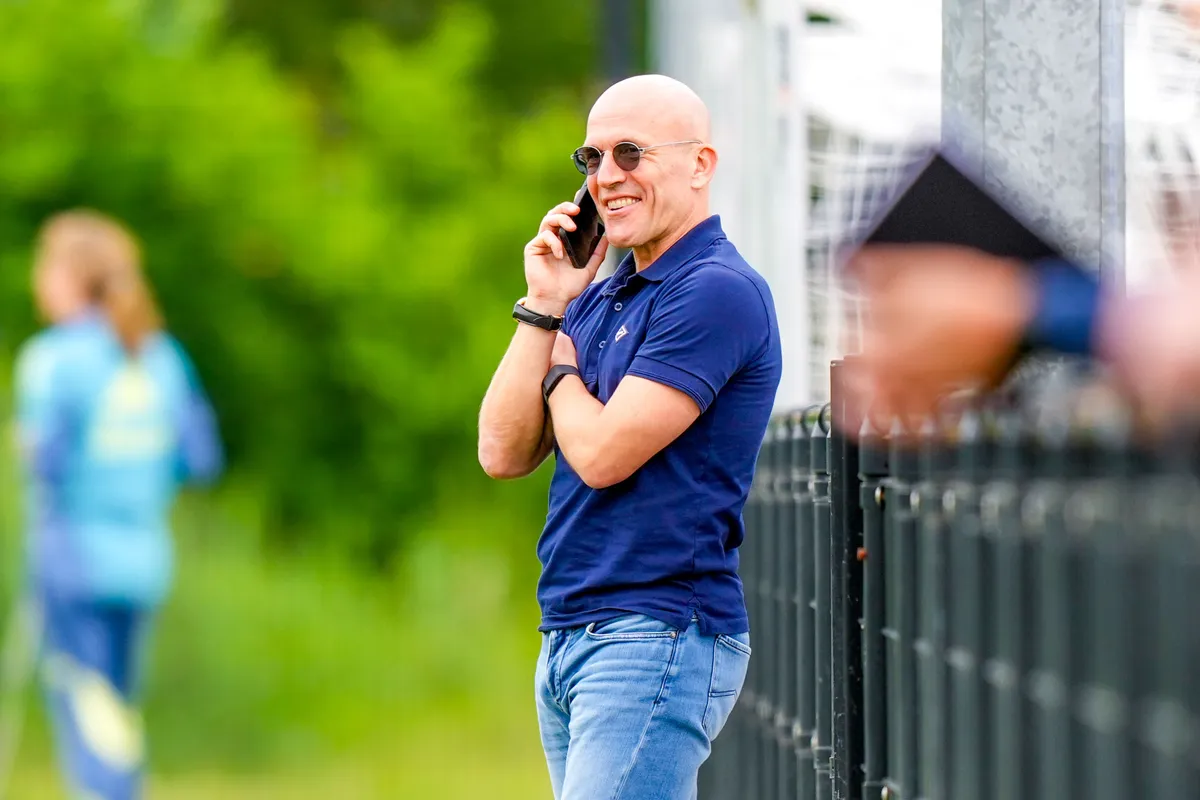 'Ajax staat nu op het standpunt dat ze het prima vinden als Hato en Taylor blijven'