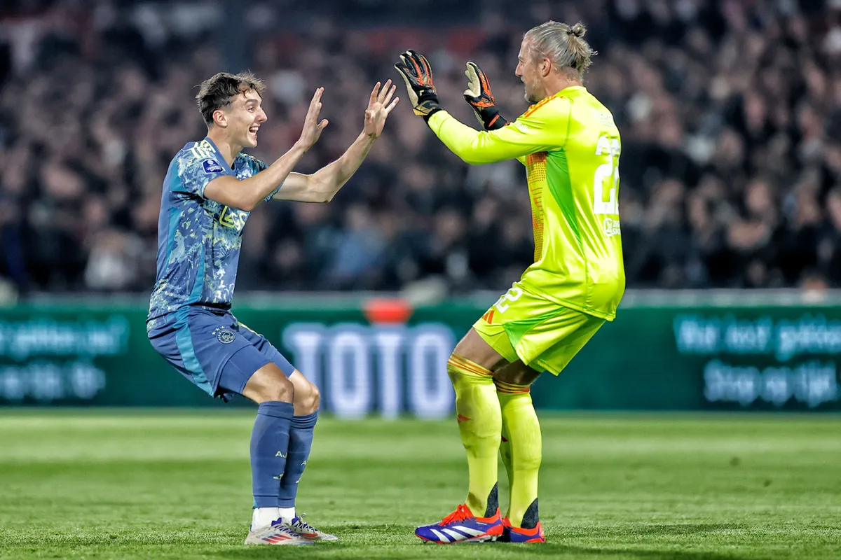 'Wanneer Henderson, Pasveer en Baas er niet bij zijn, wordt er minder gecommuniceerd achterin'