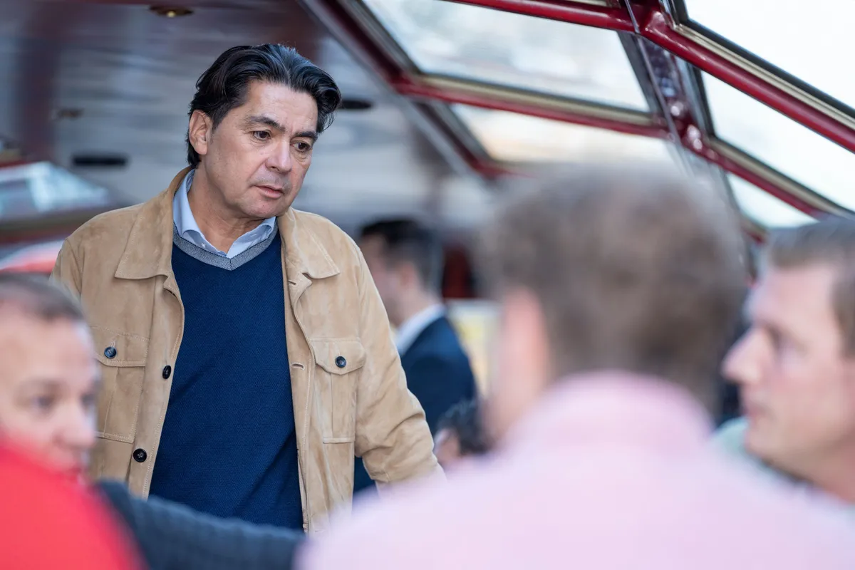 Silooy trots op Ajax-expositie: 'Realiseer me nu soms pas dat ik onderdeel ben van Ajaxgeschiedenis'