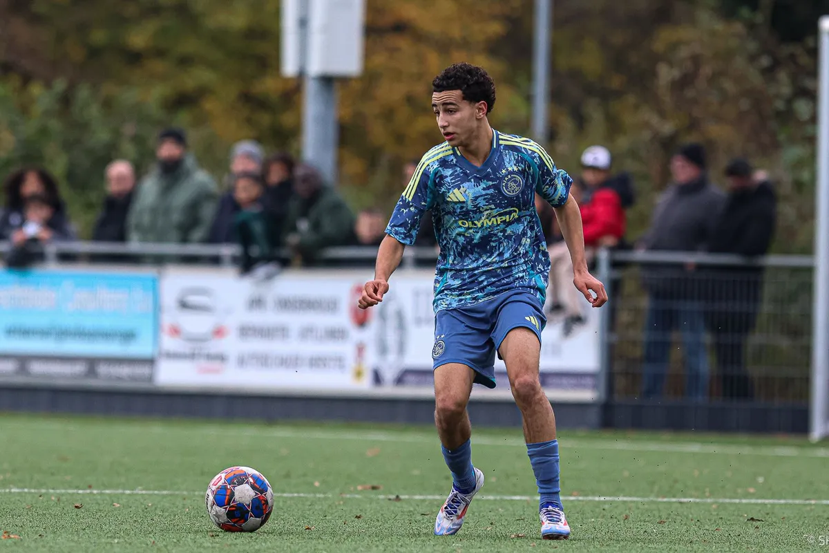LIVE 12.00 uur | Ajax O16 - FC Utrecht O16 (2-3)