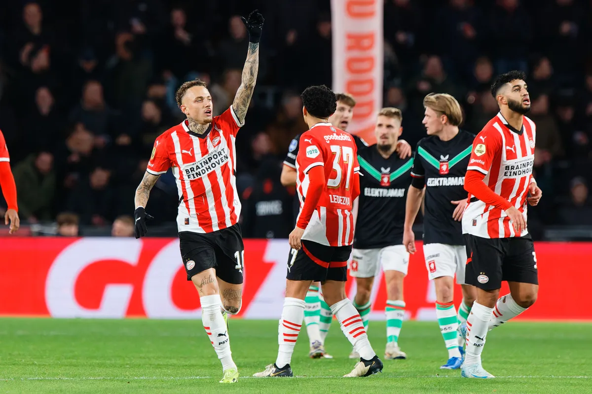 LIVE 14.30 | Sparta Rotterdam - PSV (0-0) | Heerenveen - Feyenoord (0-0)