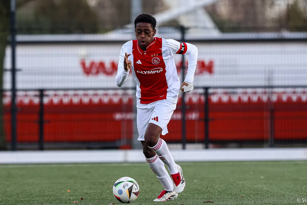 LIVE 13.00 uur | Almere City O16 - Ajax O16