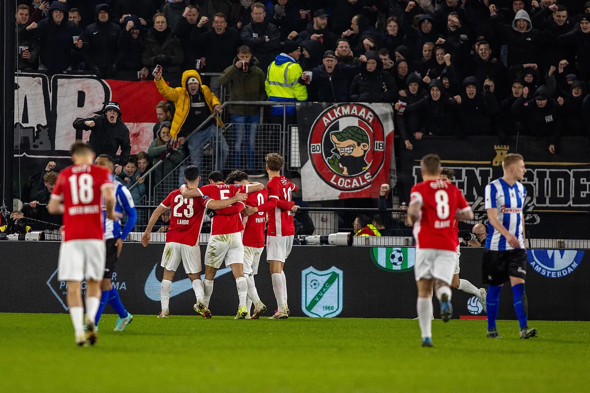 LIVE 18.45 uur | AZ  - NAC Breda (0-0)