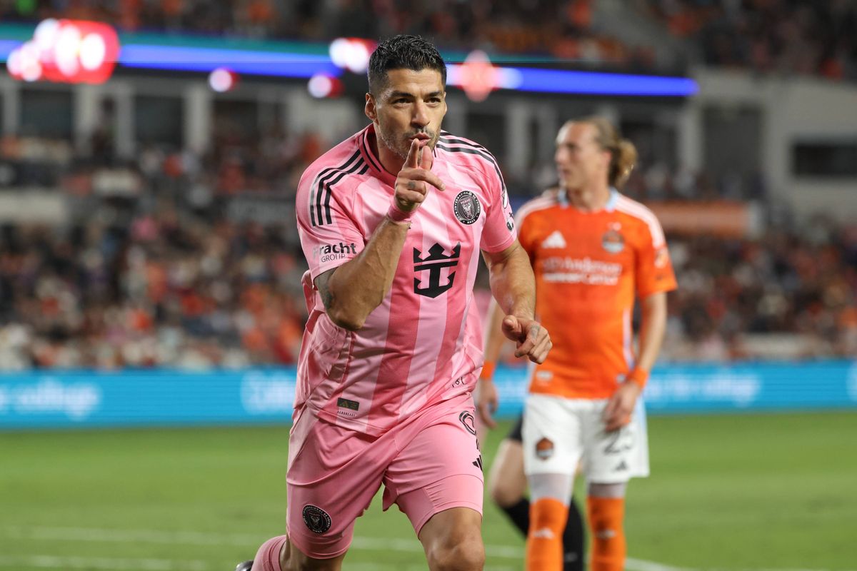 Suárez verlengt contract bij Inter Miami en gaat nog één seizoen door bij club Messi