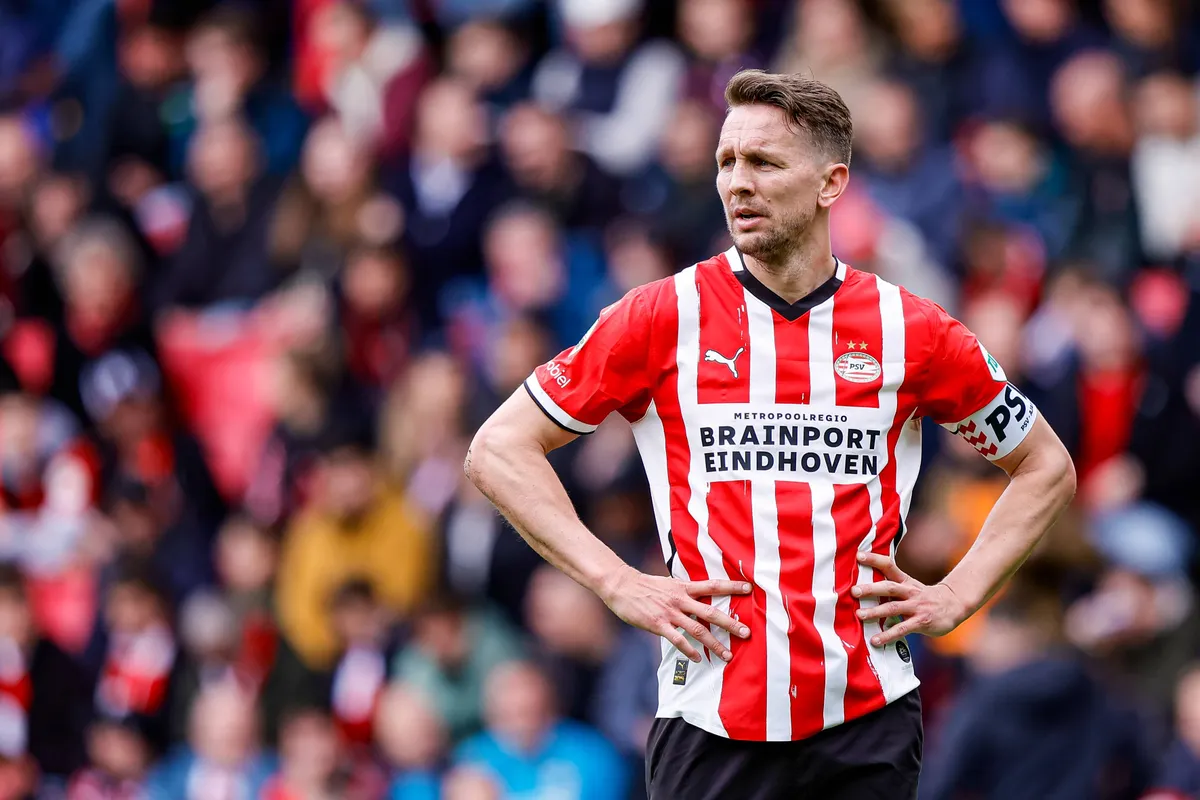 LIVE 21.00 uur | PSV komt FC Twente tegen in uitwedstrijd en kan drie punten inlopen op Ajax