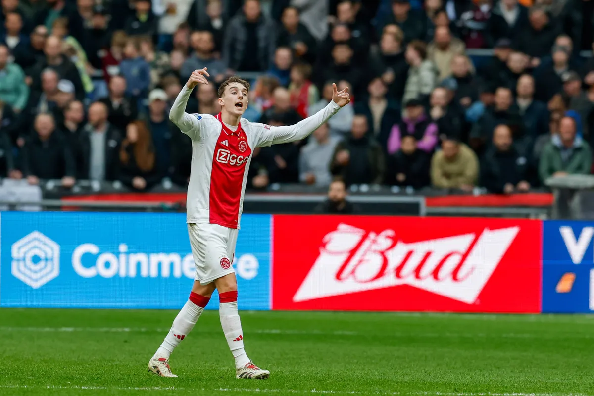 Farioli geeft update over herstelproces sterkhouder: 'Hij is nog niet fit'