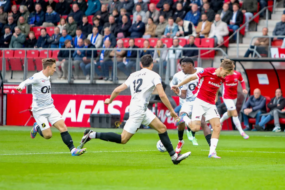 LIVE 18.45 uur | AZ  - NAC Breda (0-1)