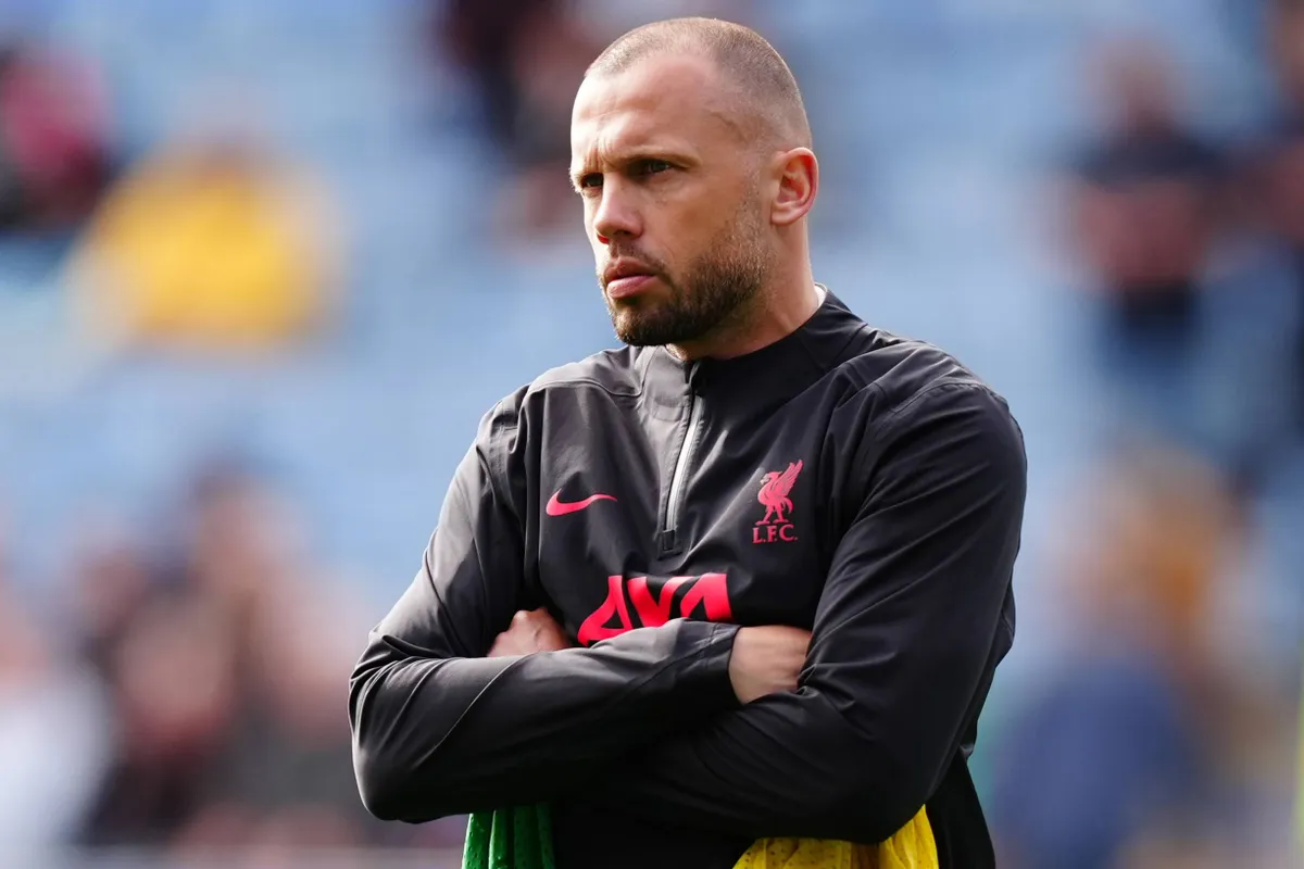 'Heitinga voorbestemd om ooit terug te keren naar Ajax, maar Liverpool laat hem voorlopig niet gaan'