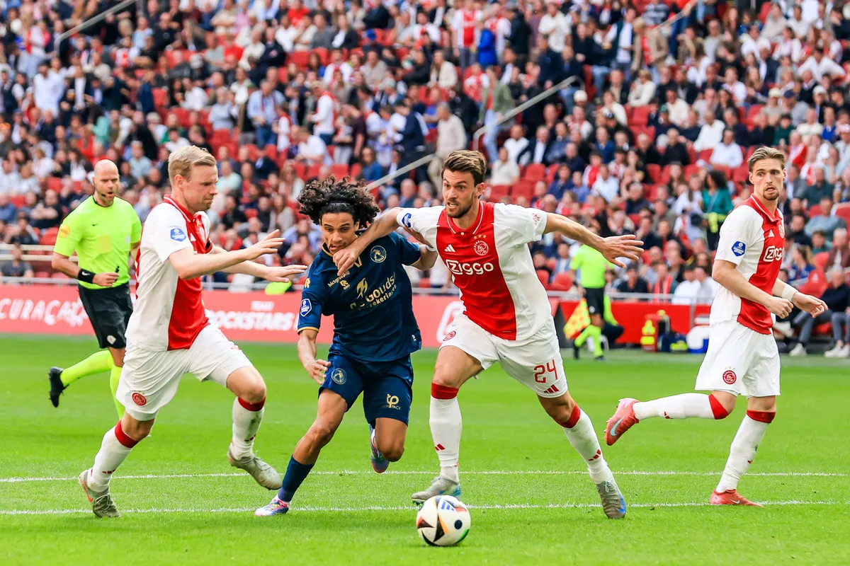 Janssen vernietigend over Ajax-selectie: 'De meeste spelers zijn middelmaat'