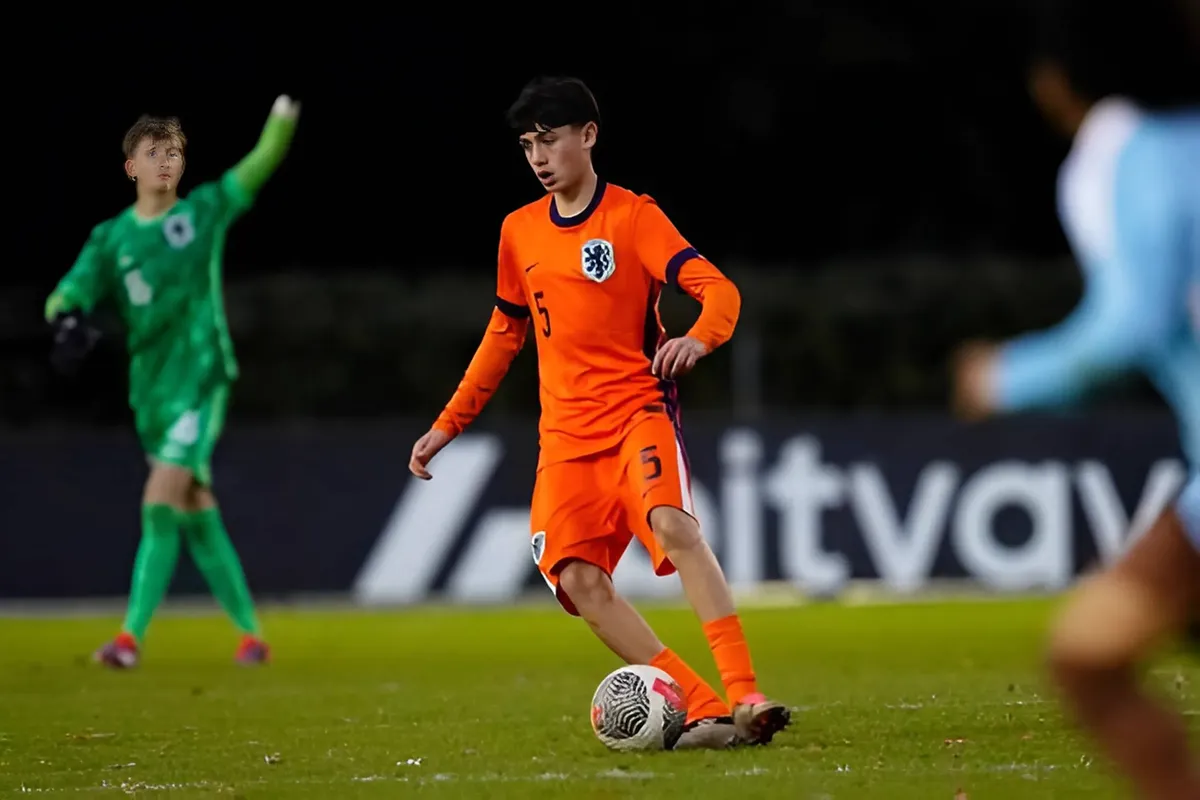 Ajax strikt Bastien: ‘Weinig linksbacks die aanvallend ingesteld, creatief en agressief zijn’