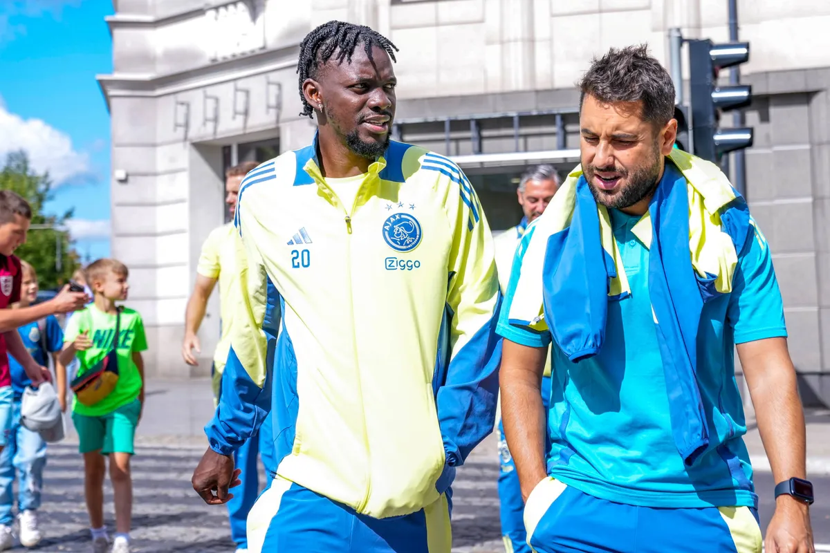 'Wat ik heb gehoord, is dat een van die assistenten geïnteresseerd zou zijn om te blijven'