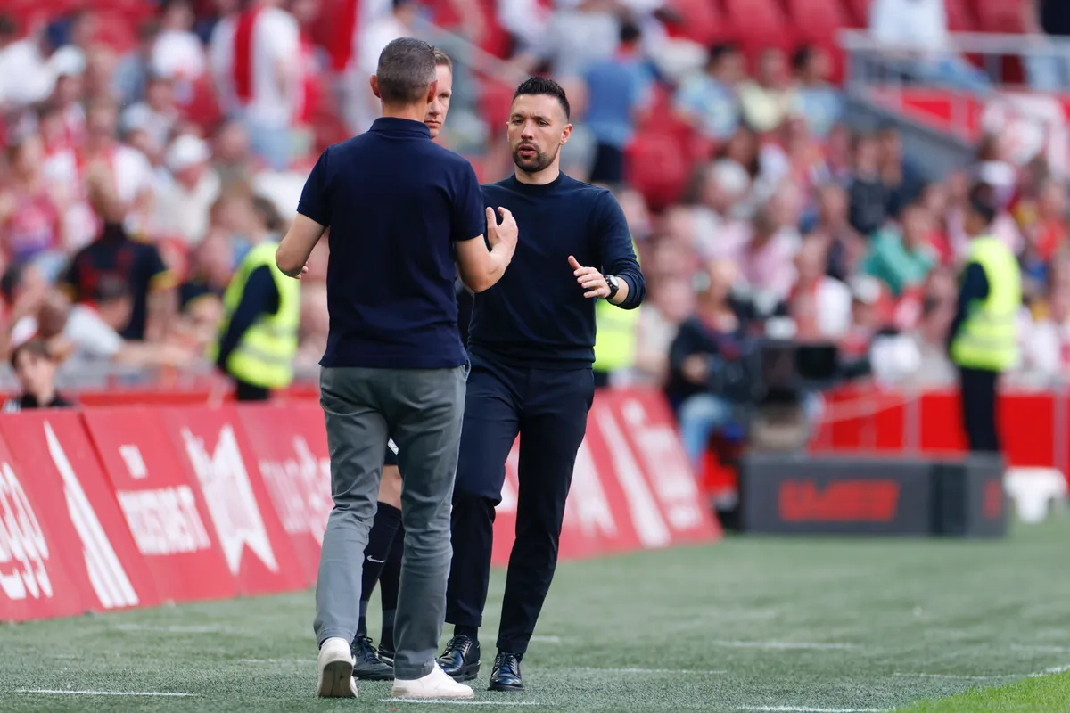 Farioli legt uit waarom hij middenveld helemaal omgooide aan begin van de tweede helft