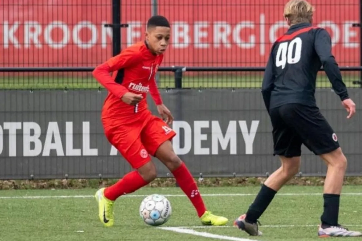 Ajax versterkt zich met talentvolle Levant: ‘Was mijn doel om daar te mogen voetballen’