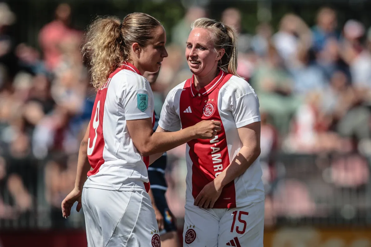 Ajax Vrouwen buigt snelle achterstand om en wint laatste thuiswedstrijd van teleurstellend seizoen