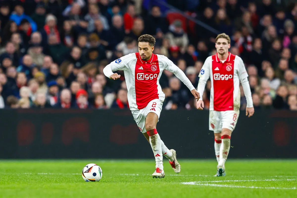 Rensch benoemt verschil in voetbalbeleving tussen AS Roma en Ajax: 'Zie je terug in het spel'