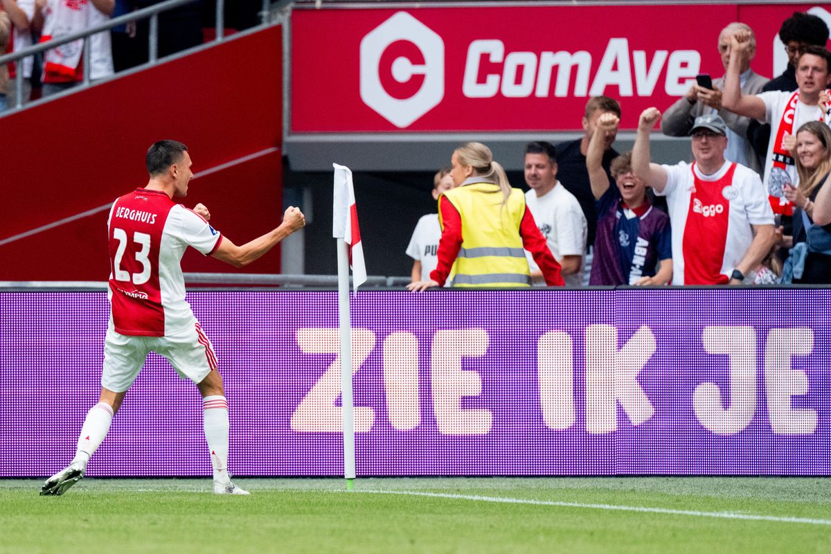 Rondom Ajax: Berghuis goed gemutst terug op trainingsveld van Ajax