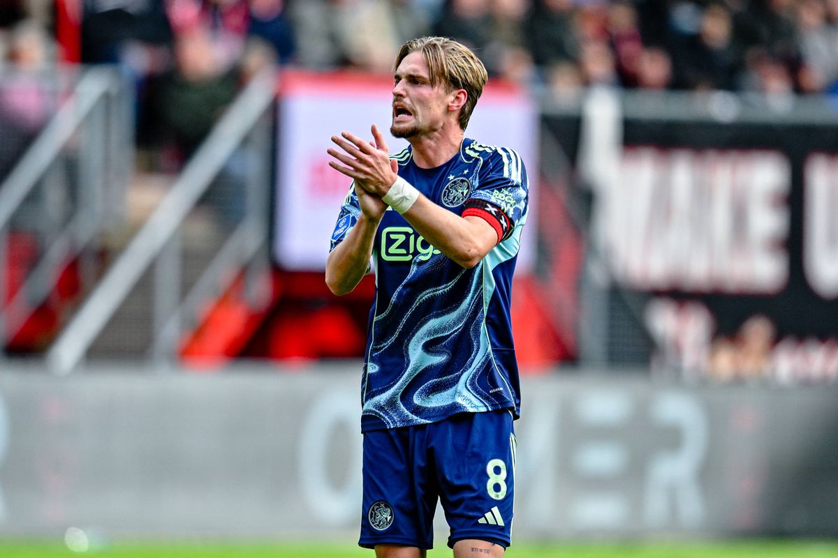 Lazio-president bevestigt transfer van Ajax-middenvelder: 'Wij gaan Taylor van Ajax overnemen'