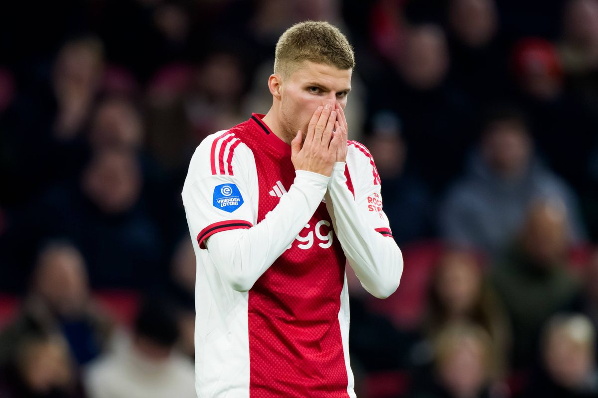 Geruchtenmolen: 'Franse en Italiaanse interesse voor Ajax-verdediger Gaaei'