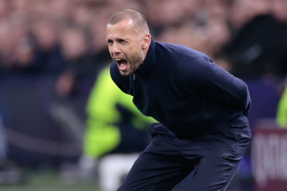 Rondom Ajax: 'Lullig voor Heitinga, want hij moest aanvallend voetbal brengen'