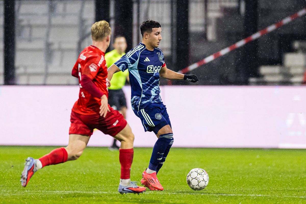 Chourak legt vinger op zere plek bij Jong Ajax: 'We lopen uiteindelijk achter de feiten aan'