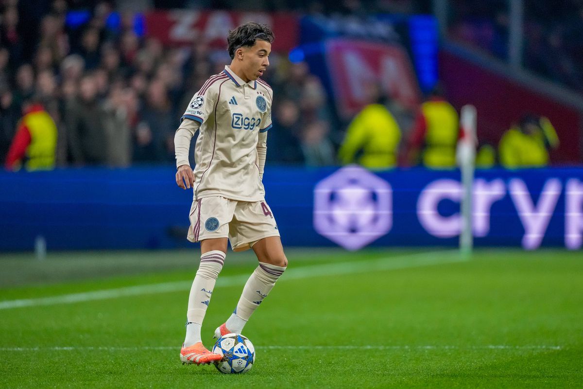 NB: 'Bounida was bij Ajax in positieve zin een vreemde eend in de bijt'