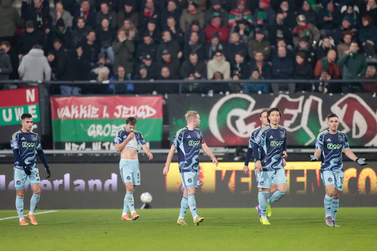 Ajax weet niet te profiteren van rode kaart NEC en speelt gelijk in Nijmegen