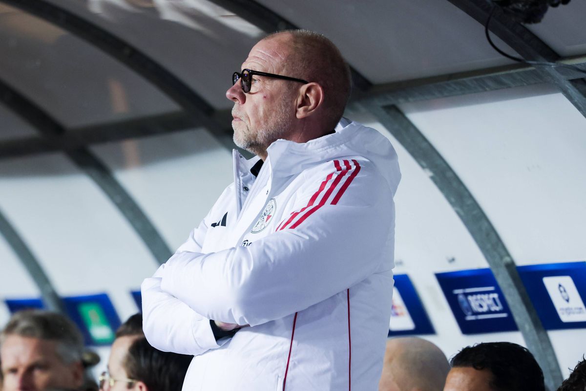 Grim oogst lof met aanpak bij Ajax: 'Zag tegen Qarabag eindelijk weer eens patronen'
