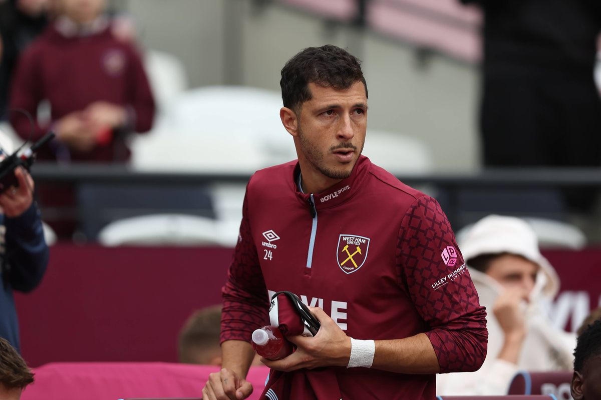 Ajax gaat waarschijnlijk de huurmarkt op: ervaren middenvelder West Ham wordt genoemd