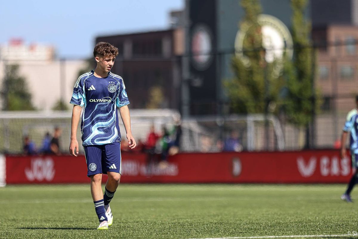 Heitinga en Hato in 'talentenklasje' Ajax; Nash bekendste naam