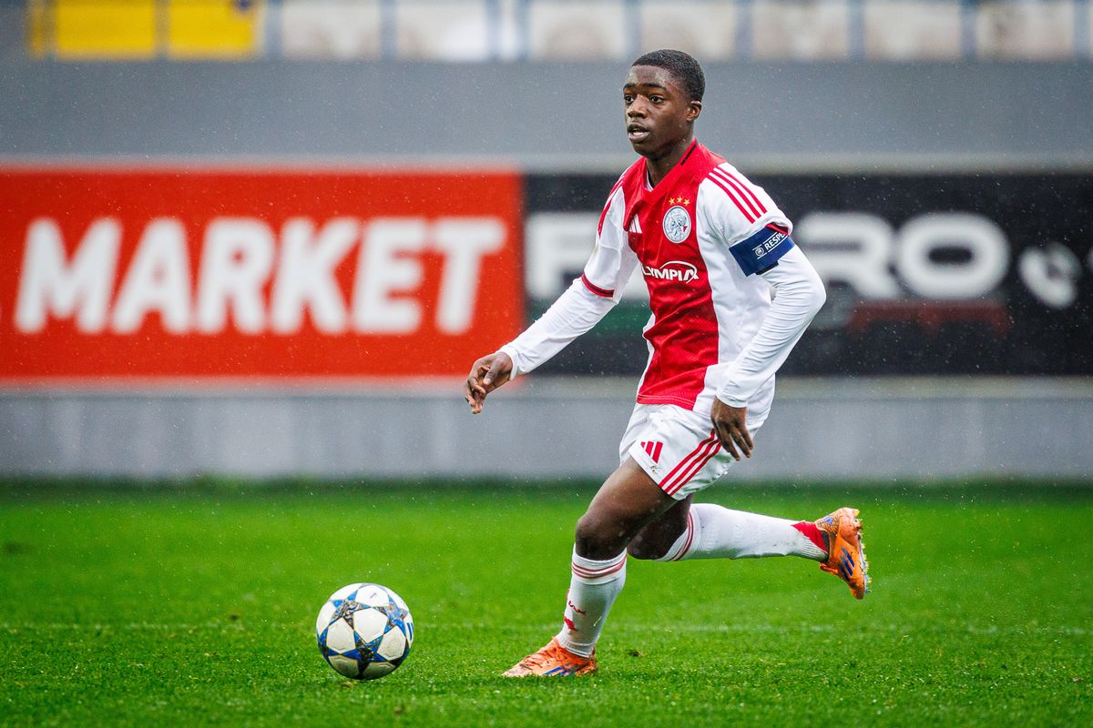 Nash leert veel van routiniers bij Ajax 1: 'Zijn altijd vroeg op de club'