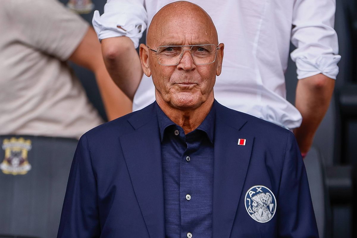 Ajax bevestigt: Edo Ophof officieel kandidaat voor nieuw te vormen RvC