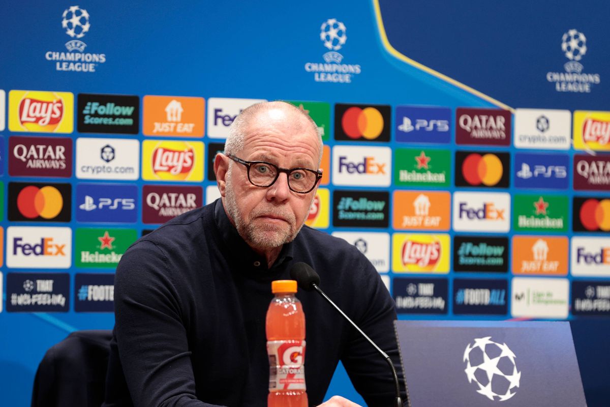 Grim vertelt over blessure van Regeer en geeft ook update over fitheid Tomiyasu