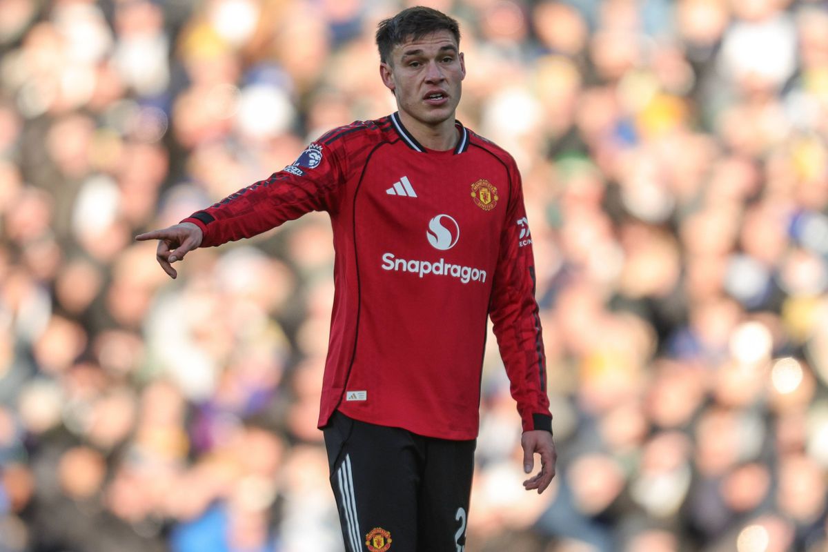 Ajax schaakt op meerdere borden: 'Ugarte serieus in beeld, ook Blind weer in beeld'